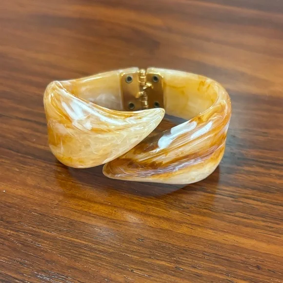 VTG Swirl Earth Tones Lucite Clamper Bracelet - Picture 3 of 8